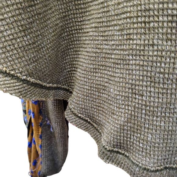 Free People We The Free Blossom Thermal Combo Top – Olive, Mixed Print Sleeves, - Picture 8 of 11